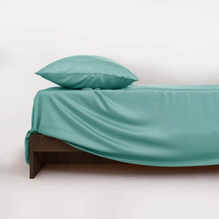 FURRFREE Bamboo Flat Sheet - Pet Hair Repellent for Dogs/Cats Family - Limited Time Offer