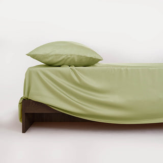 FURRFREE Bamboo Flat Sheet - Pet Hair Repellent for Dogs/Cats Family - Limited Time Offer