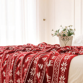 Nordic Reindeer Knit Throw Blanket Festive Snowflake and Reindeer Design for Cozy Holiday Decor